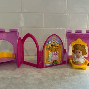 Fisher Price Little People New Box Castle Pop Open stackable Queen Sofia Pink